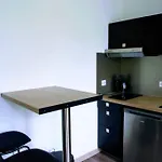 Logement Moderne Proche Gare,Terasse+Parking &Wifi