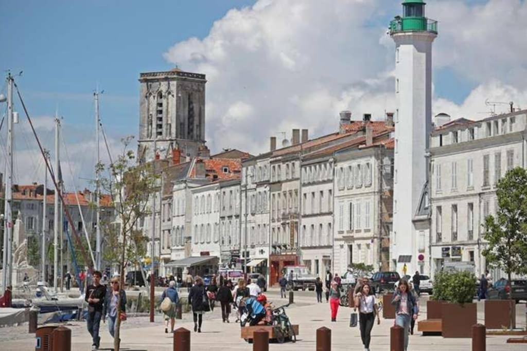 Appartement Logement Moderne Proche Gare,terasse+parking &wifi *
