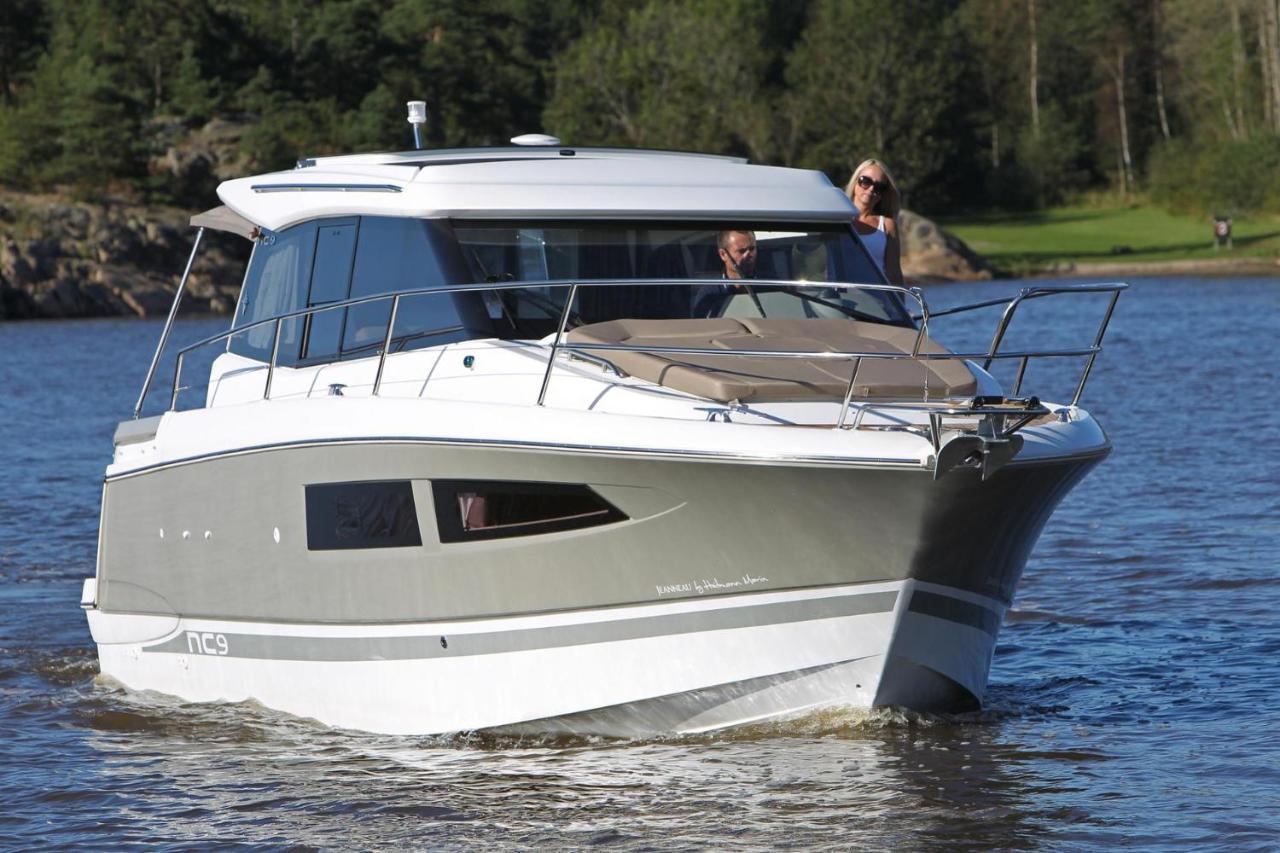 Botel Life & Boat