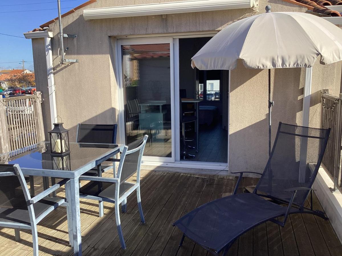 Chaleureux T2 30 M2 Et Sa Terrasse Bois 18 M2 La Rochelle (Charente-Maritime)