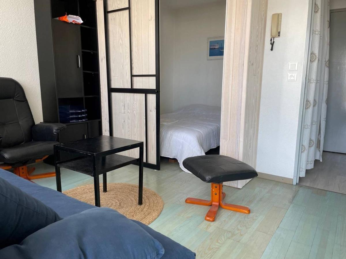 2 Pieces Avec Vue Port, Parking Prive Et Animaux Acceptes - Fr-1-246-513 * La Rochelle (Charente-Maritime)