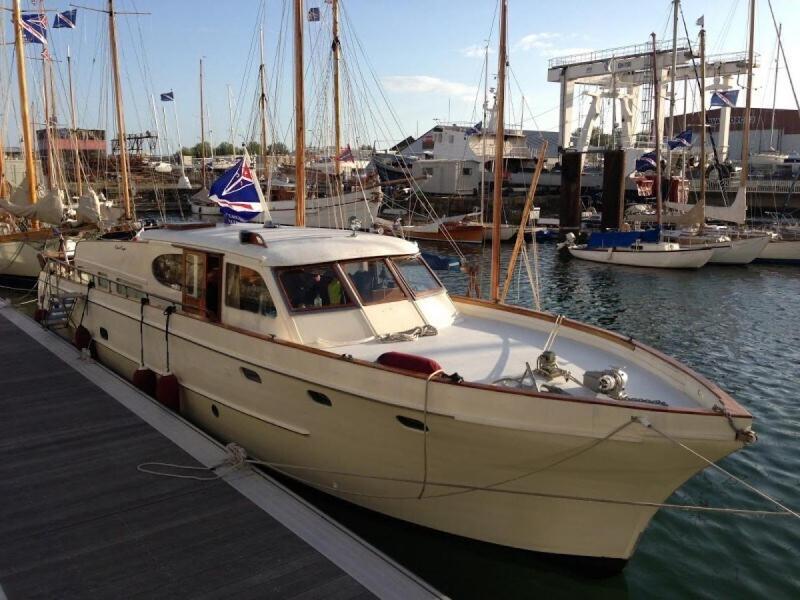 Yacht Historique Vieux Port La Rochelle Botel