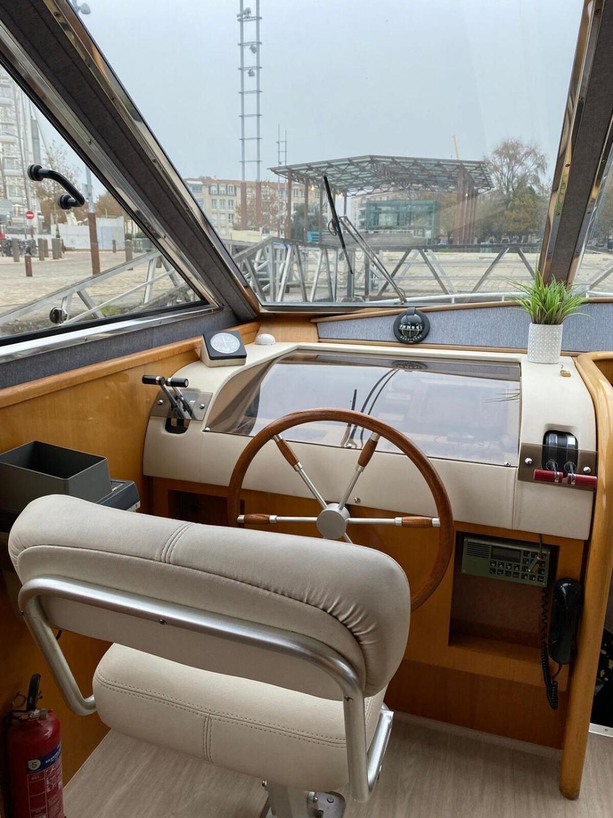 Bateau-hôtel Yacht Aquamarina Vieux Port La Rochelle *