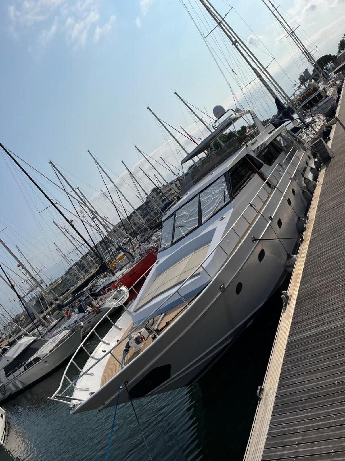 Bateau-hôtel Yacht Aquamarina Vieux Port La Rochelle La Rochelle (Charente-Maritime)