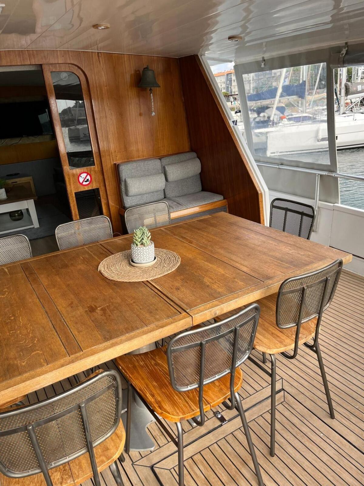 Yacht Aquamarina Vieux Port La Rochelle