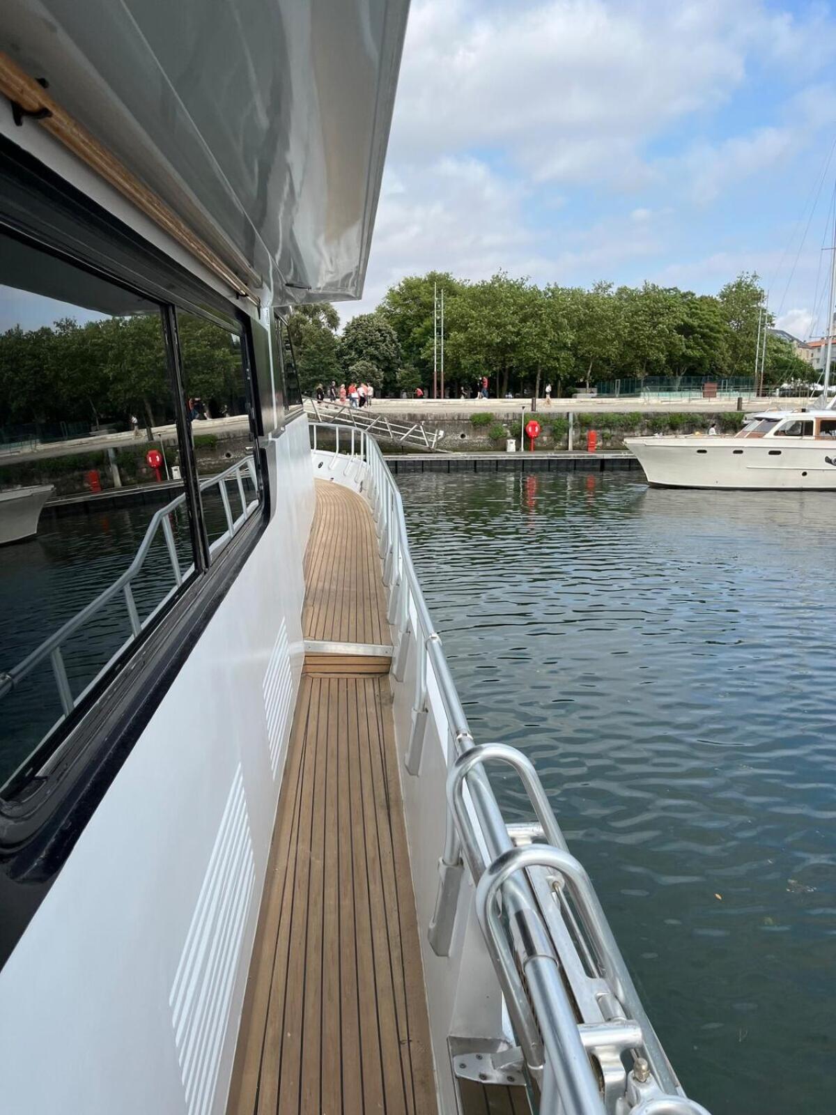 Yacht Aquamarina Vieux Port La Rochelle *