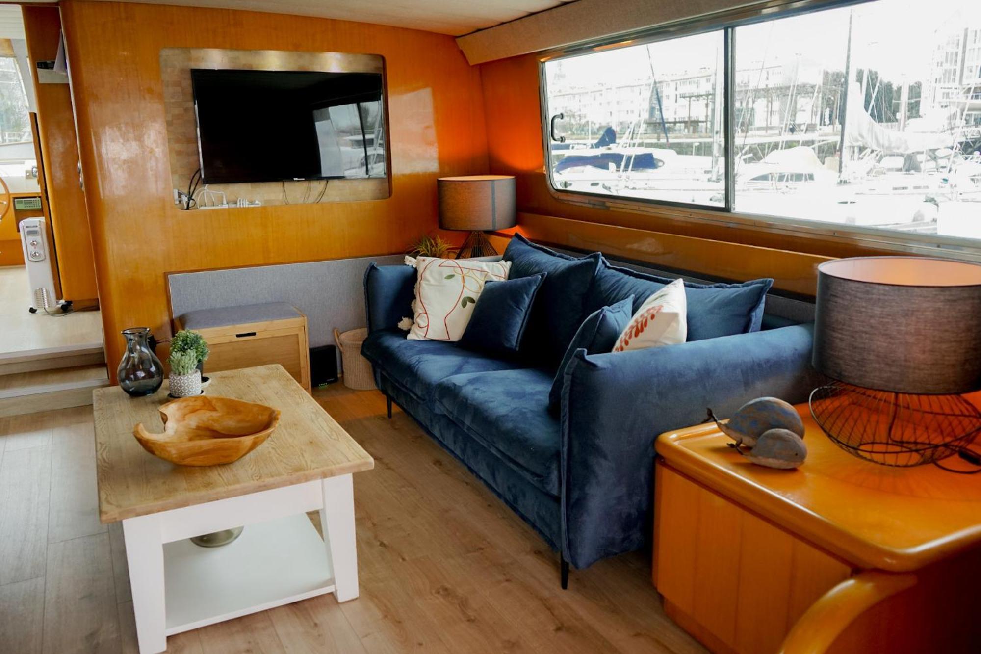 Yacht Aquamarina Vieux Port La Rochelle