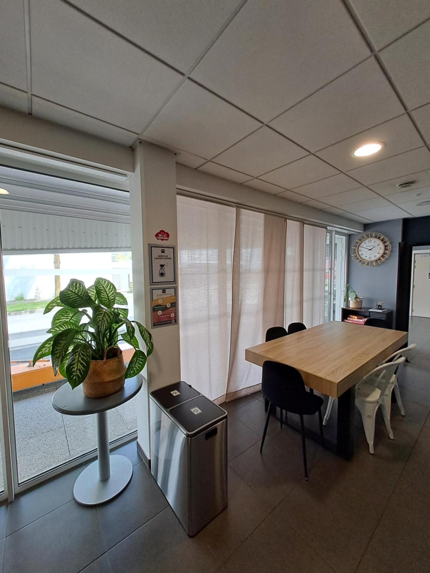 Aparthotel Uxco H2o