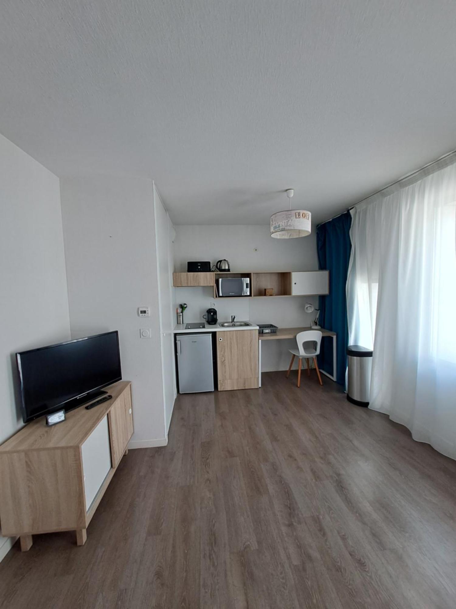 Aparthotel Uxco H2o