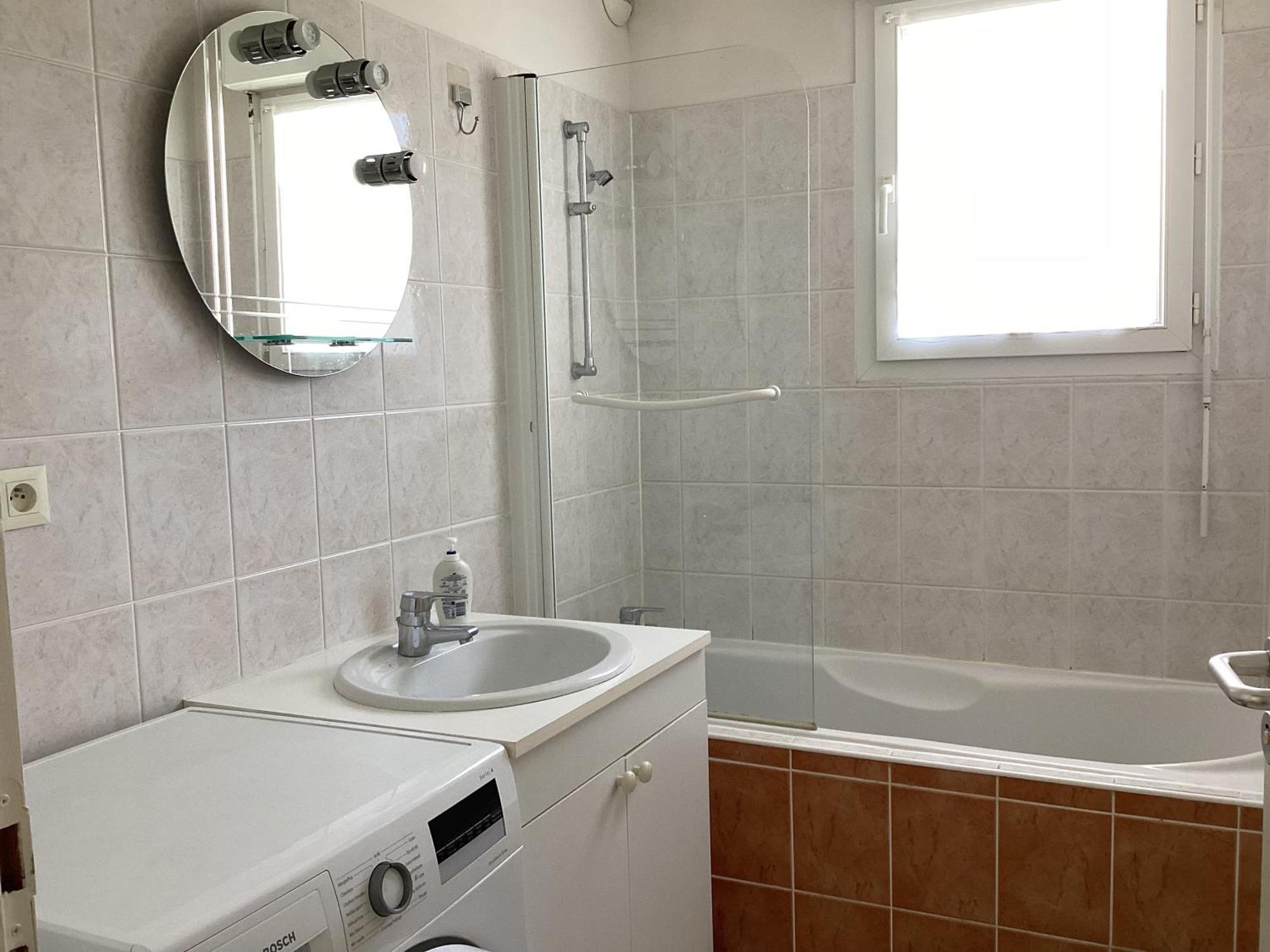 Type 2 Rue Alsace Lorraine 10mn * La Rochelle (Charente-Maritime)