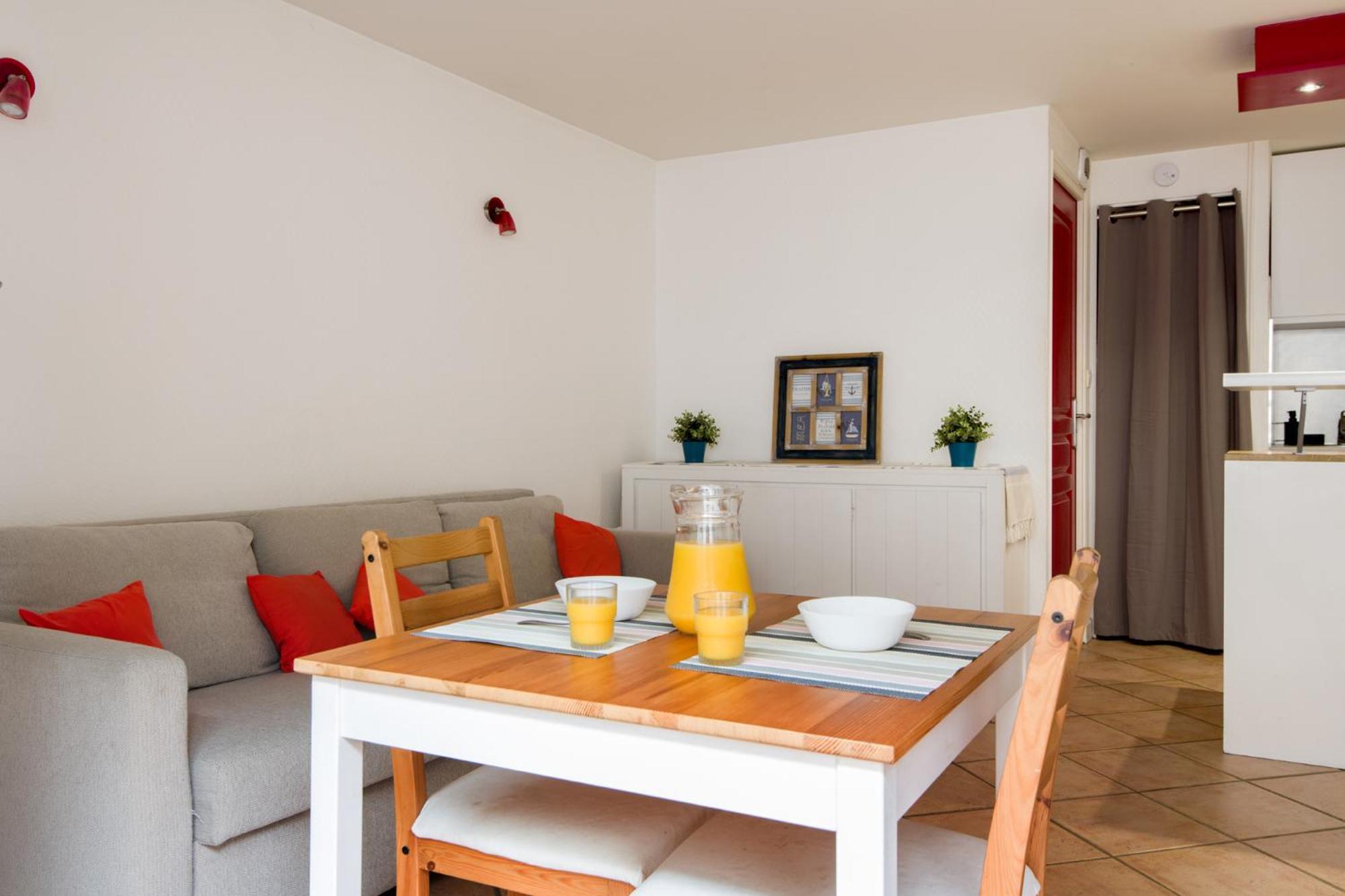Appartement Avec Terrasse En Centre-ville De La Rochelle