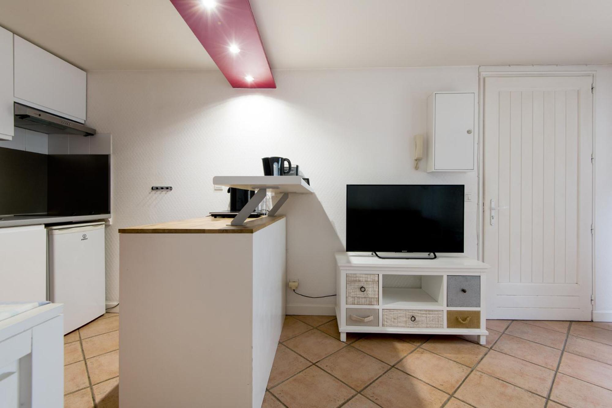 Appartement Avec Terrasse En Centre-ville De La Rochelle *
