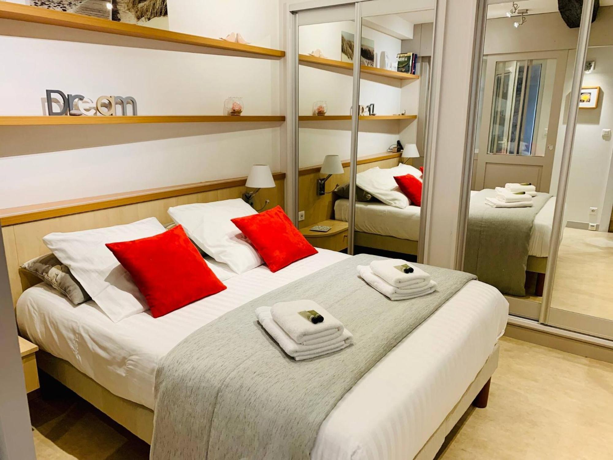 Le Petit Cloutiers - Plein Centre - Wifi Apartment