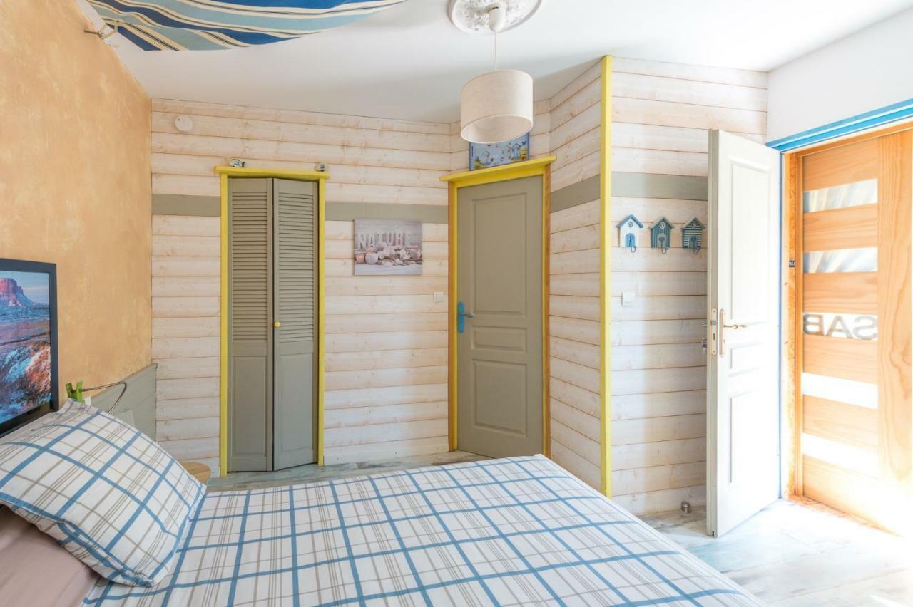 L'escale Marine - Couette Et Cafe Bed & Breakfast