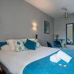 Un Hotel Sur Le Port