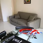 Studio entièrement rénové 7 Rue du Stade Résidence L\'Orée de la Genette