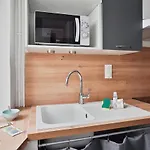 Large And Charming Studio In The Heart Of La Rochelle - Welkeys