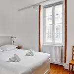 Large And Charming Studio In The Heart Of La Rochelle - Welkeys