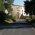 appartement résidence avec piscine et mini golf inclus privés