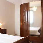 Appartement La Rochelle, 2 Pieces, 4 Personnes - Fr-1-246-232