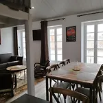 Grand Appartement Ancien En Centre Ville
