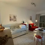 La Rochelle Sur L\'Eau - Studio