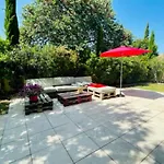 Spacious Cocoon With Pool In La Rochelle