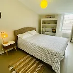 Air-Conditioned Rooftop Flat In La Rochelle