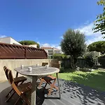 Appartement 3 Pieces Avec Piscine, Proche Commerces Et Transports, La Rochelle - Fr-1-246-690