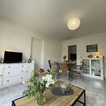 Appartement 3 Pieces Avec Piscine, Proche Commerces Et Transports, La Rochelle - Fr-1-246-690