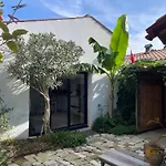 Maison Independante Avec Jardin, Tres Calme, Centre Ville La Rochelle