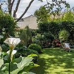 Escale Rochelaise B&B, Spa Bain Nordique Et Sauna Tonneau