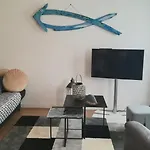 Guestready - Retro Apt Near Grande Horloge