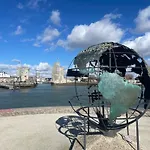 Le Lodge Park A La Rochelle