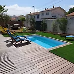 Maison Familiale Avec Jacuzzi Et Piscine
