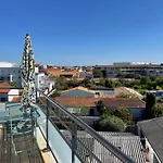 Le Lodge Park A La Rochelle