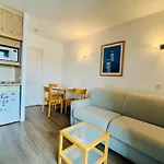 Charming Accommodation With Pool In La Rochelle