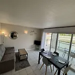 Appartement 2 Pieces Avec Terrasse, Piscine, Parking Et Animaux Admis - Fr-1-246-500