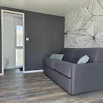 Petite Maisonette Tout Confort