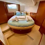 Sejour De Reve Sur Un Yacht Linge Et Menage Inclus - Boat Paradise La Rochelle