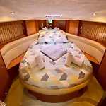 Sejour De Reve Sur Un Yacht Linge Et Menage Inclus - Boat Paradise La Rochelle