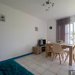 Studio Lumineux Proche Plage Avec Parking Et Wifi - Fr-1-825-44