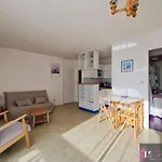 Studio A La Rochelle Avec Piscine, Proche Plage - Fr-1-825-22