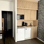 Studio Dans Une Residence Hoteliere Avec Piscine Couverte