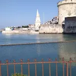 Sur le vieux port, centre de la Rochelle