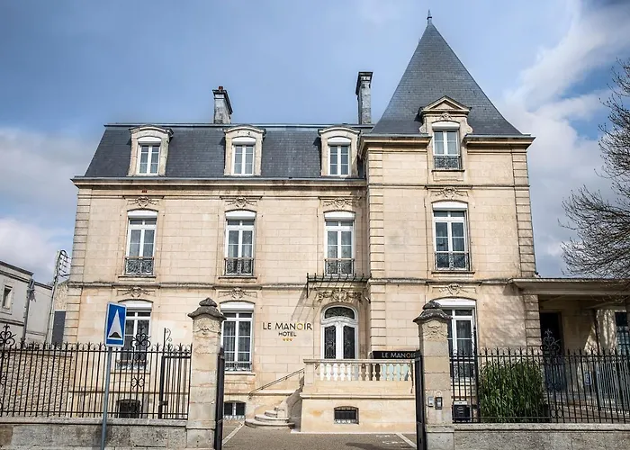 Le Manoir Hotel