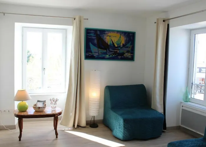 Studio Renove Au Coeur De La Rochelle, Port A Proximite - Fr-1-246-222