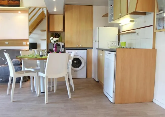 Appartement La Rochelle, 3 Pieces, 6 Personnes - Fr-1-246-8
