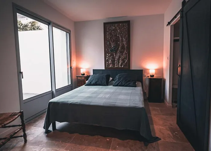 Appartement Avec Cour Privee Centre Ville Classe 4 Etoiles Remparts 1
