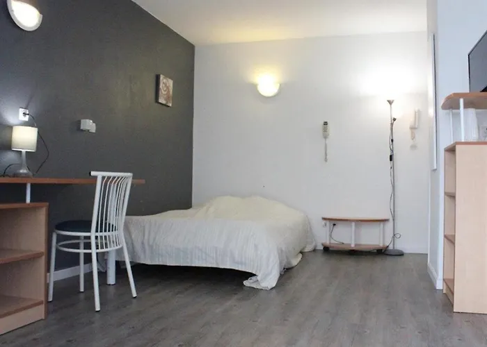 Studio Avec Terrasse Et Piscine A La Rochelle - Plage A Proximite - Fr-1-246-183